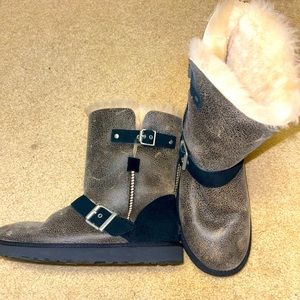 bomber jacket Uggs